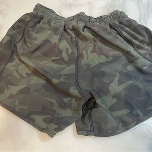 Lululemon Hotty Hot Camo Green Shorts Size 2 Tall